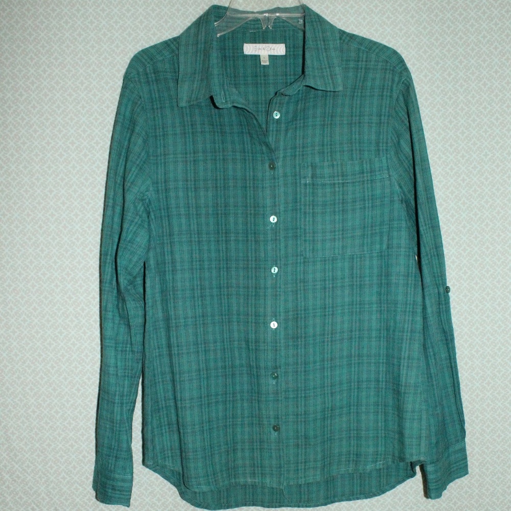 *PRICE DROP* Eden & Olivia Button Down Shirt
